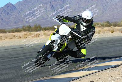 media/Jan-08-2022-SoCal Trackdays (Sat) [[1ec2777125]]/Turn 6 Inside (1pm)/